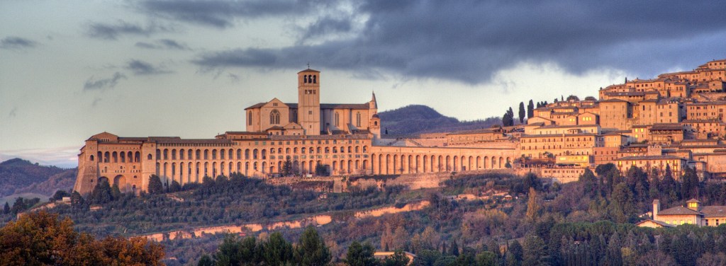 A photograph of Assisi at dusk by Roberto Ferrari